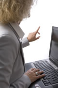Patricia Hasse am Laptop